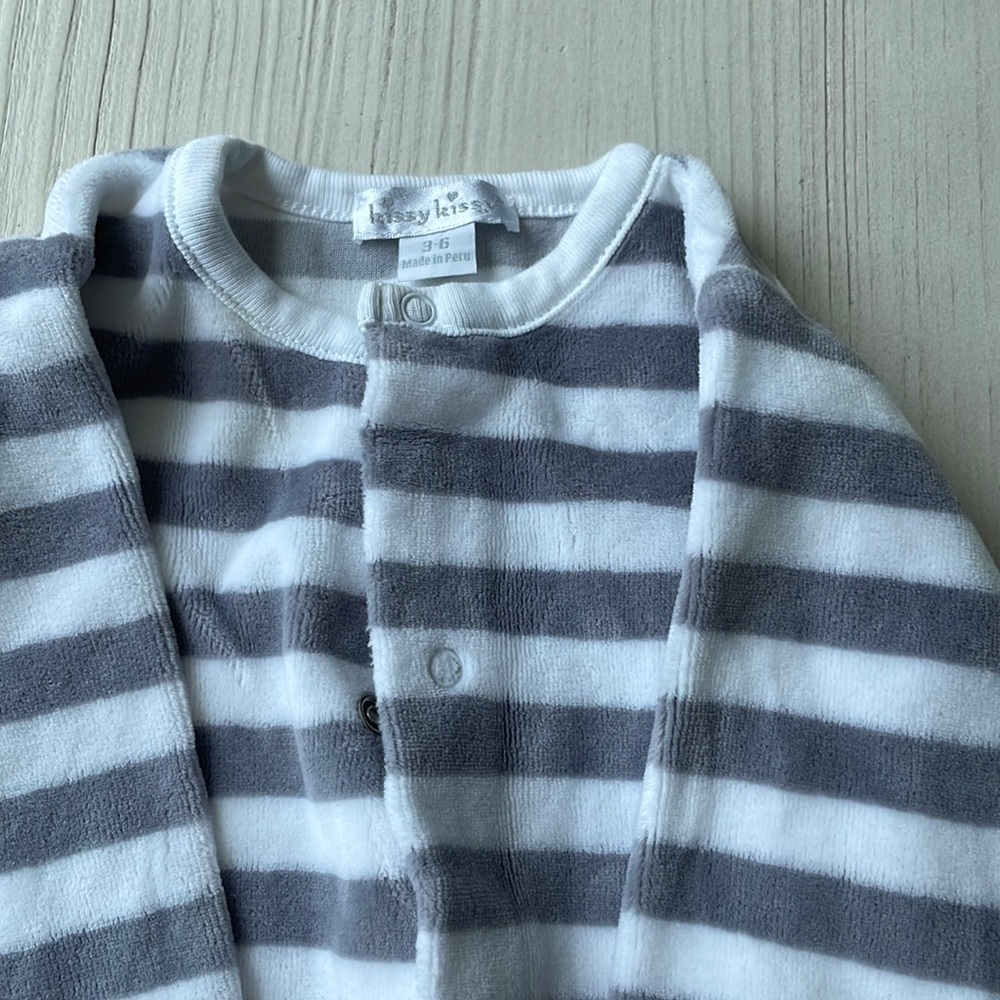 Kissy kissy unisex onesie